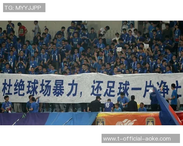 莱万：希望附加赛抽签有好运气；今天的球场就像溜冰场